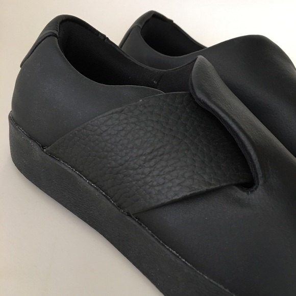 Nike All Black Sneaker Sz 6 - Picture 4 of 8